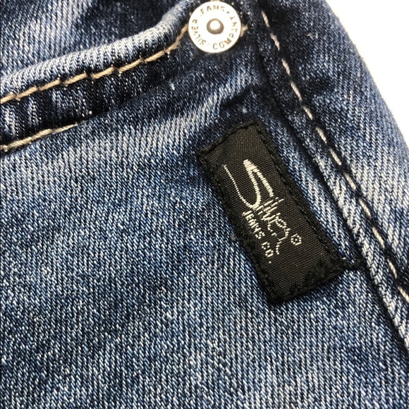 LIKE NEW SILVER AVERY CAPRI JEANS 30x26 ⭐️ - Picture 2 of 13